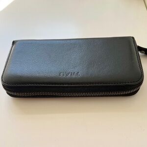 New! Italian Black Leather Zippered Wallet